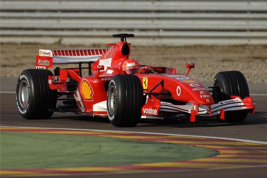 El mal tiempo desluce las prueba de Ferrari en Maranello