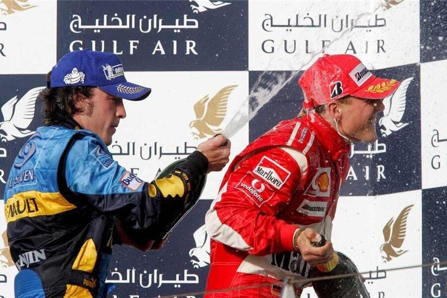 Alonso: ´Luchar contra Michael Schumacher llama más la atención´