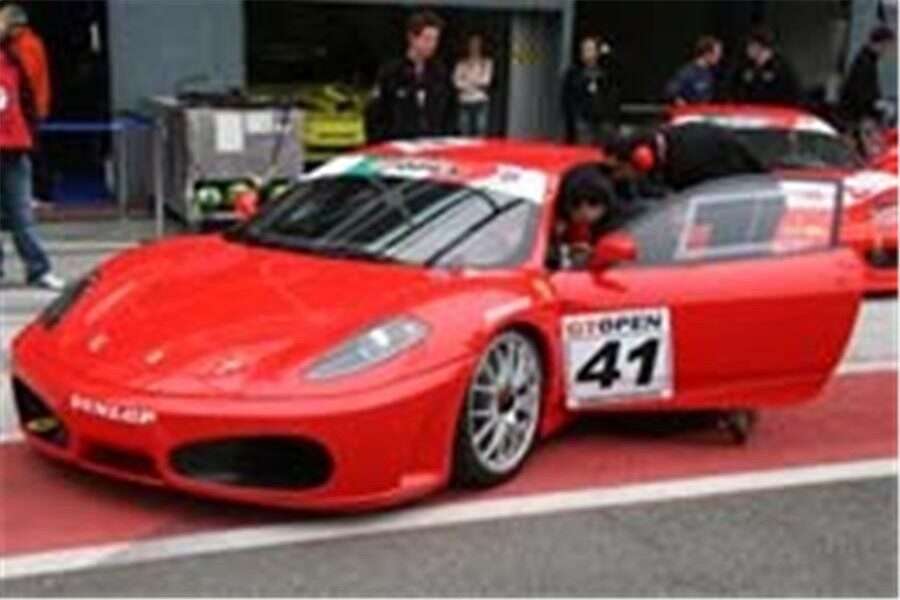 Pier Guidi y Bartyan (Ferrari) dominaron dos primeras carreras