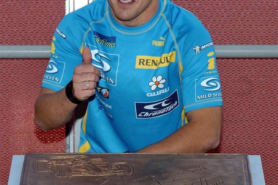 A Fernando Alonso le toca ya ganar en casa