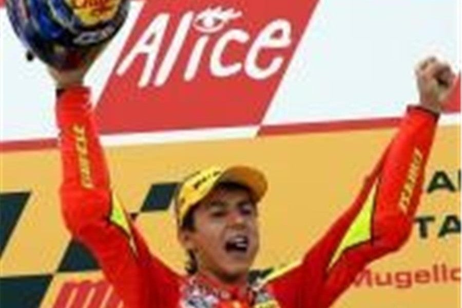 Un extraordinario Jorge Lorenzo supera su crisis en Italia