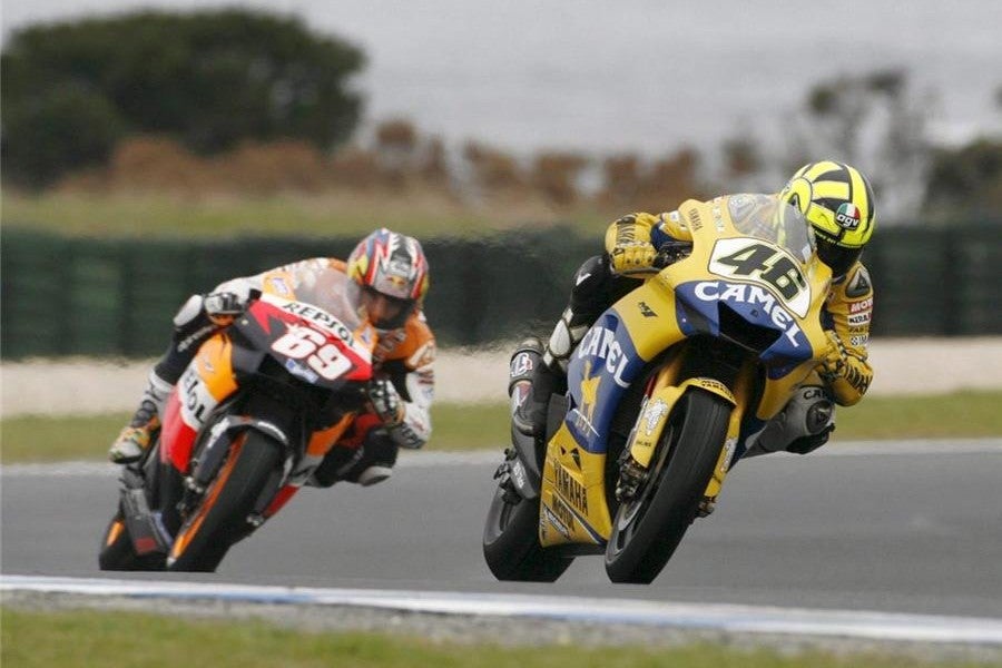 Hayden y Rossi, nuevo asalto por el título con Pedrosa agazapado