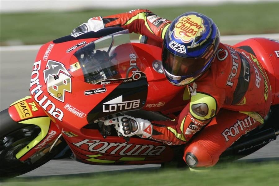 Lorenzo tercero en los primeros entrenos oficiales