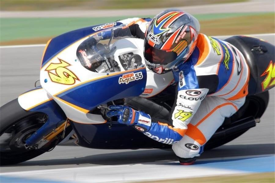 Alvaro Bautista logra el tercer mejor tiempo y sufre una caída en Jerez