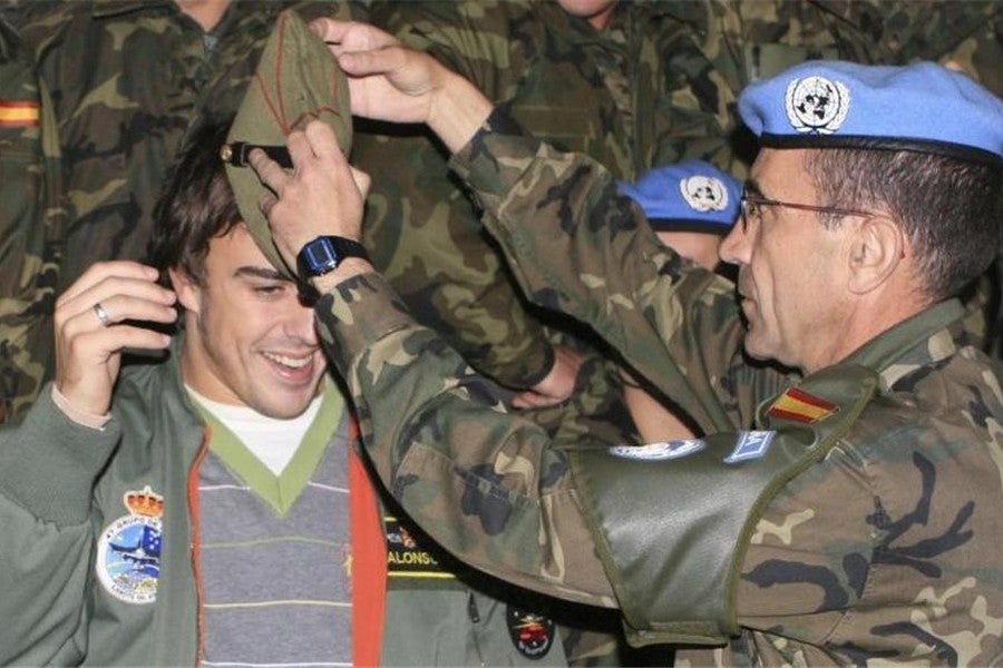 Fernando Alonso nombrado Legionario de Honor en Líbano