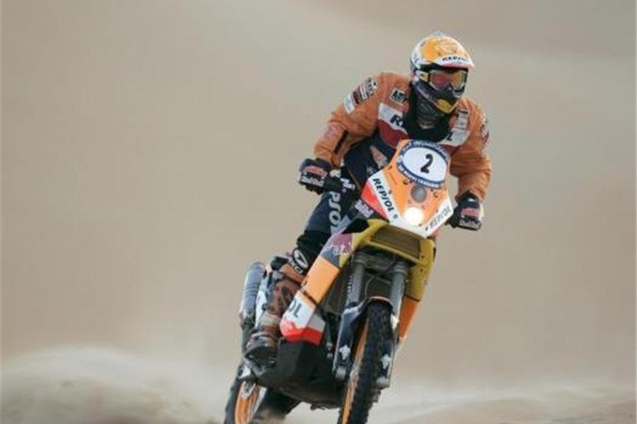 Marc Coma y Carlos Sainz ganan la primera etapa