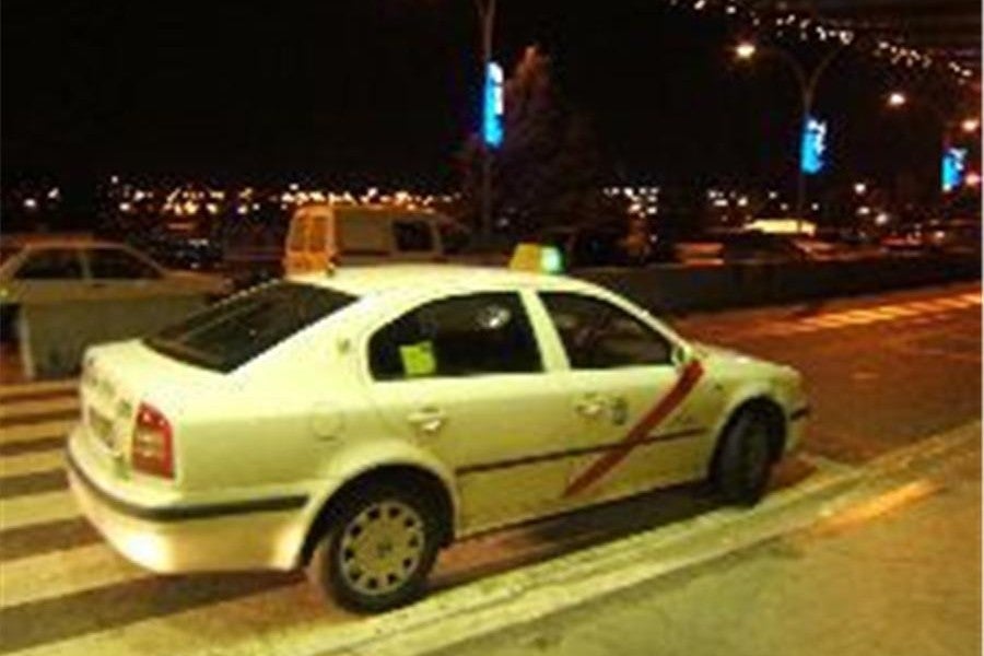 2,90 euros pasará a costar la bajada de bandera en Madrid la noche del fin de semana