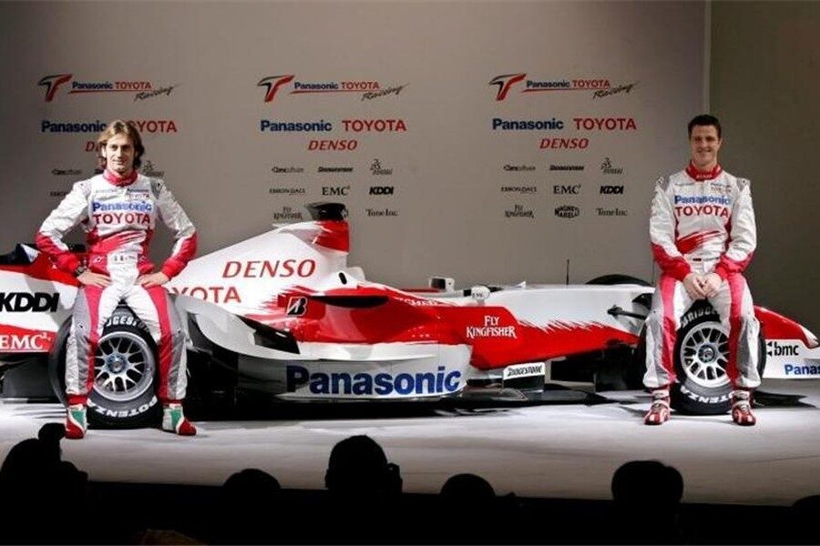 Toyota presenta el TF107 con el objetivo de lograr la primera victoria