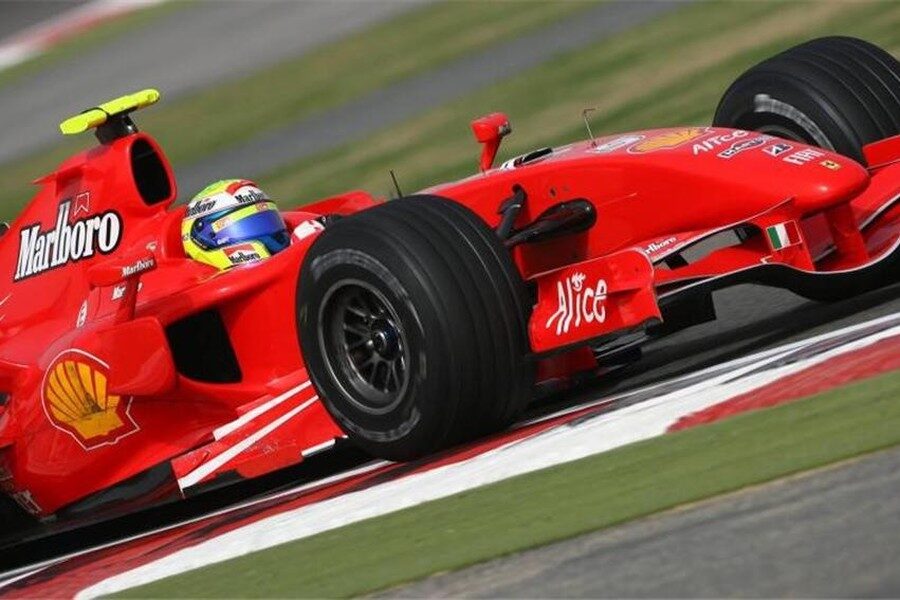 Los Ferrari continúan dominando en Bahrein con permiso de Mc Laren