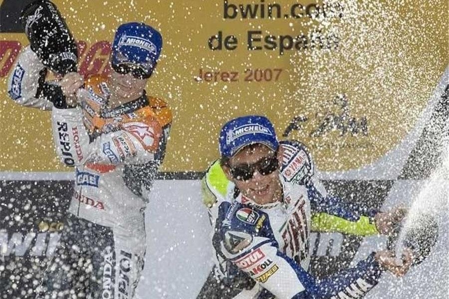 Rossi vuelve a demostrar su superioridad en Jerez