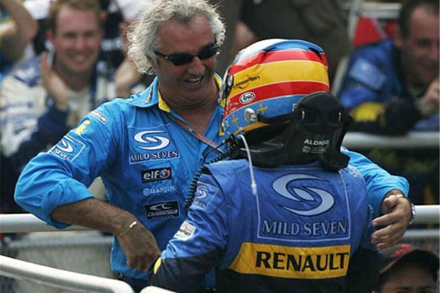 Briatore quiere a Alonso para volver a ganar en 2008
