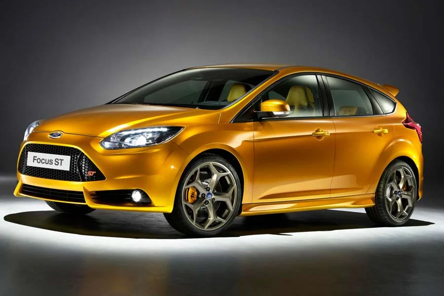 https://images0.autocasion.com/unsafe/900x600/actualidad/wp-content/uploads/2011/05/Ford-Focus-ST-prototipo-naranja-lateral-izquierdo.jpg