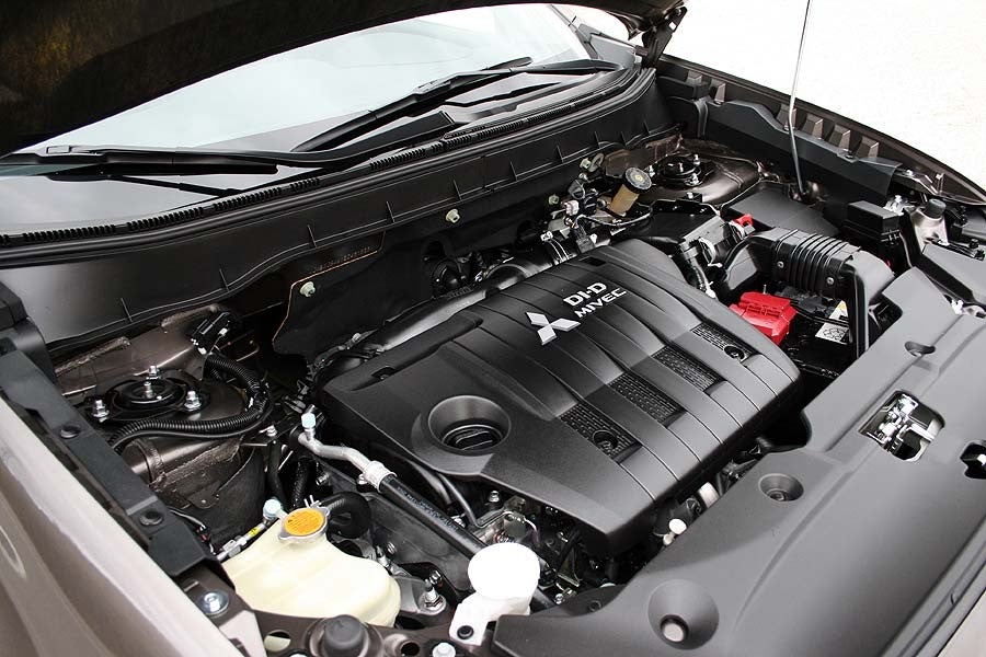 Al bloque del Mitsubishi ASX 200 DI-D ClearTec 4WD le faltan bajos.