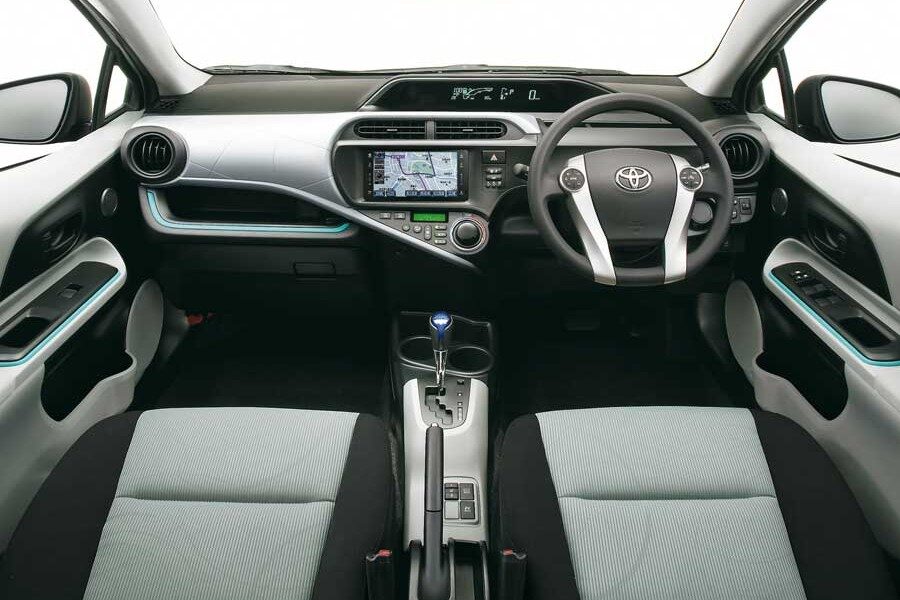 Así es el interior del nuevo híbrido de Toyota, el Aqua.