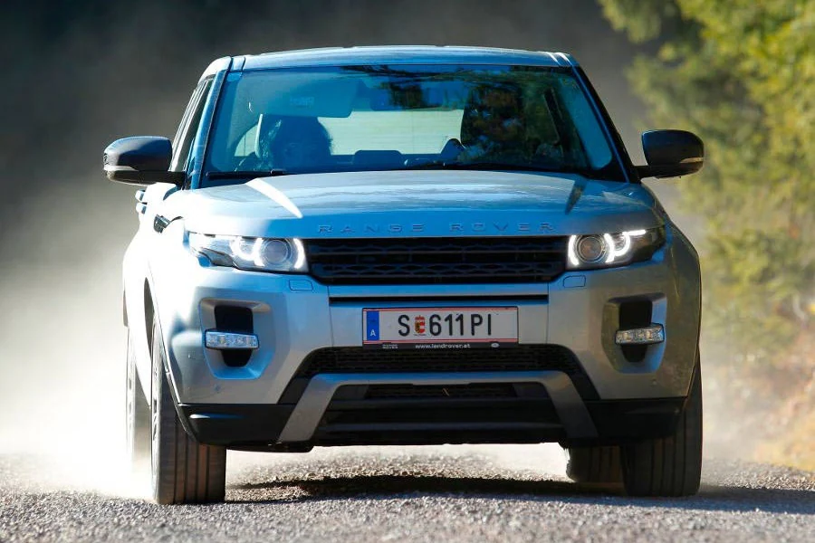 Con la Land Rover Experience tus allegados podrán sentir lo que es conducir fuera de carretera.