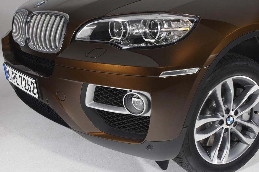 Los faros antiniebla son una de las principales novedades estéticas del BMW X6.
