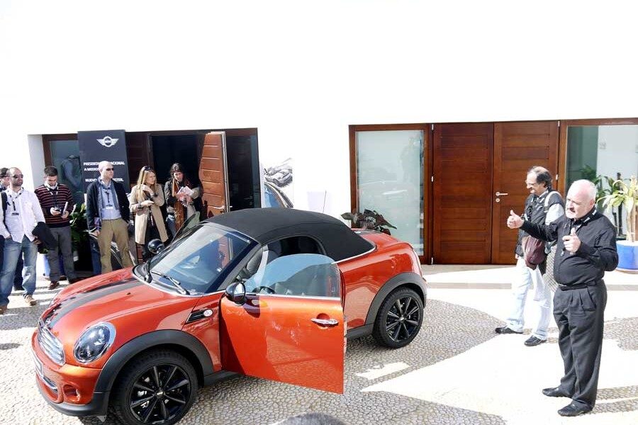 Esteban López, responsable de formación técnica de BMW España, nos explicó las intimidades del Mini Roadster.