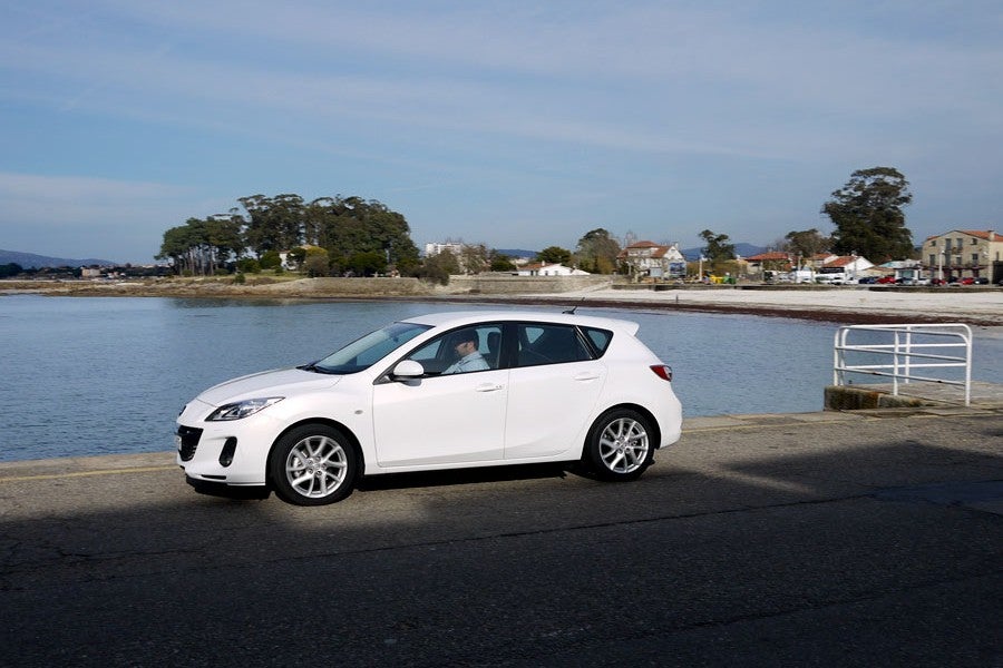 El Mazda 3 2.0 DISI tiene un rodar muy confortable.