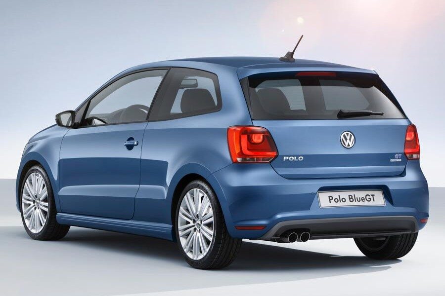 El Volkswagen Polo BlueGT cuenta con detalles deportivos como la doble salida de tubo de escape.
