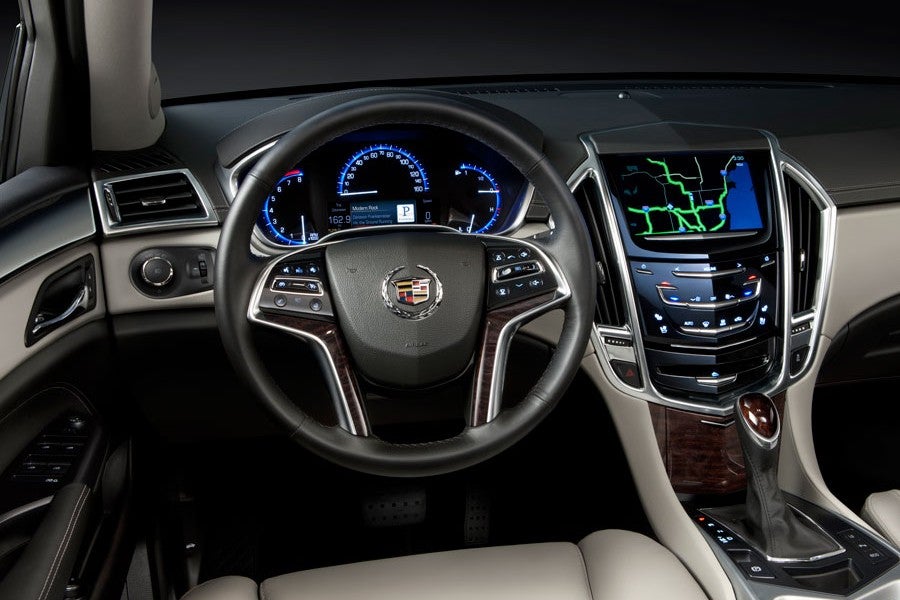 En el interior el volante es lo más distintivo del nuevo SRX a simple vista.