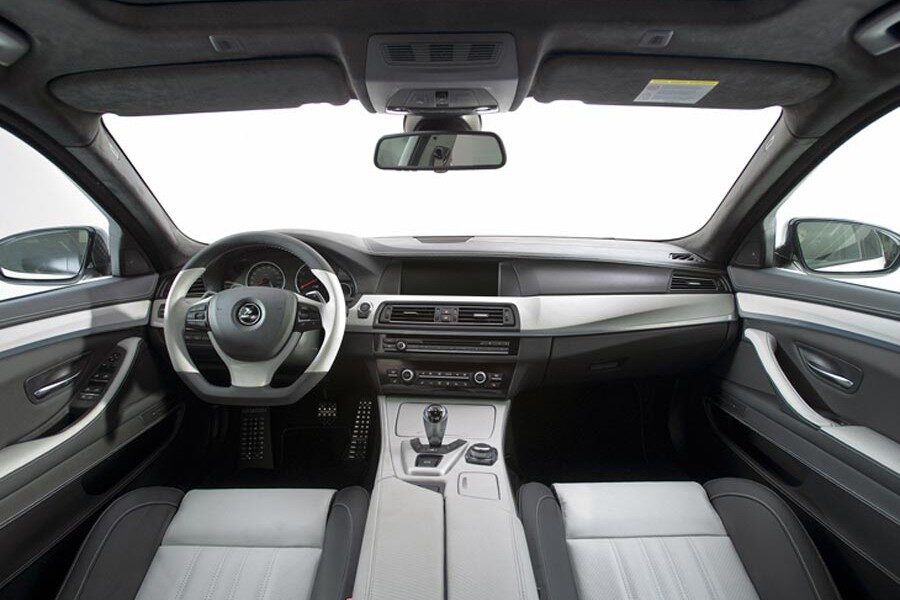 Hamann ha transformado también el interior del BMW M5.