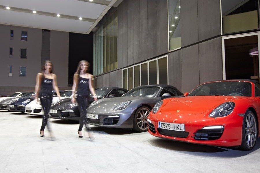 Durante la presentación, no solo el Porsche Boxster aportó el glamour.