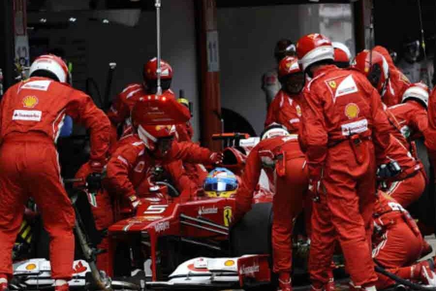 Las paradas en boxes de Ferrari fueron buenas, pero llegaron tarde.