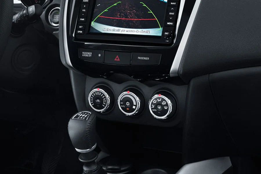 La consola central del Citroën C4 Aircross tiene varios elementos del Mitsubishi ASX.