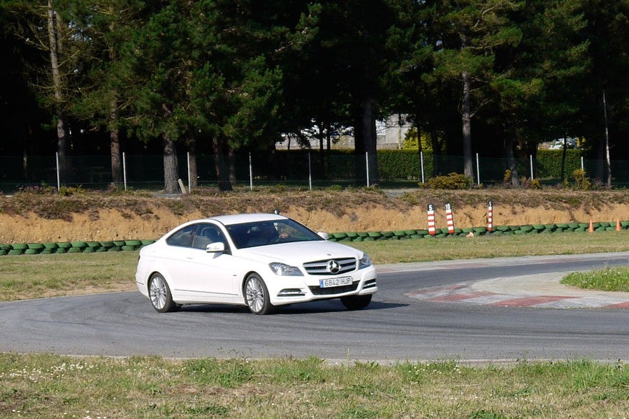 El comportamiento de este Mercedes es muy noble. En modo Sport el ESP permite ciertas licencias.
