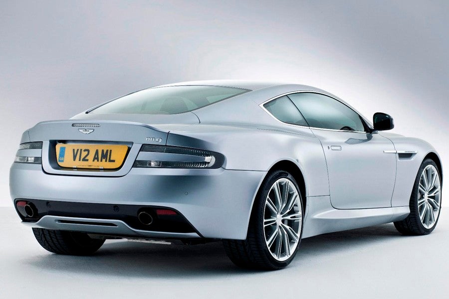 El DB9 mantiene la esencia de los modelos de Aston Martin.