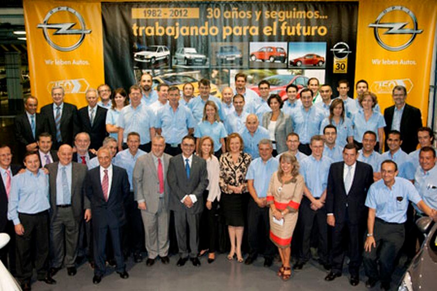 Celebración del 30 aniversario de GM y 150 de Opel.