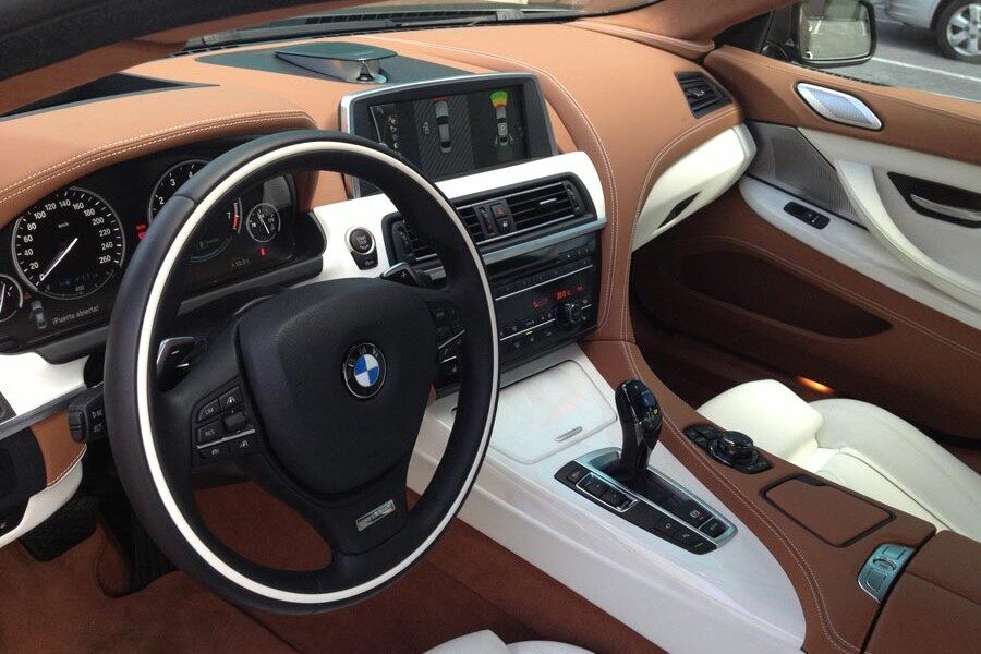 La decoración interior del BMW Serie 6 Gran Coupe es tan llamativa como elegante.