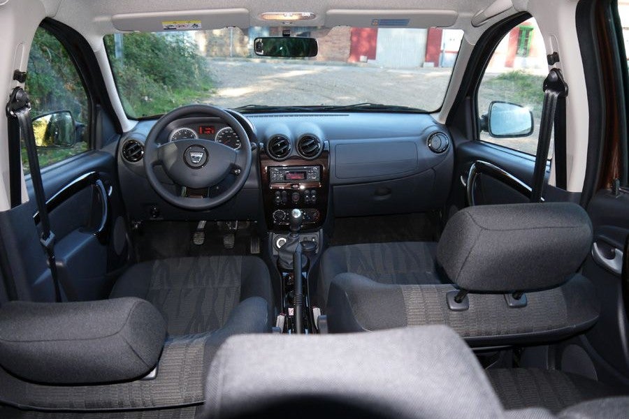 El interior es atractivo, pero la calidad mejorable.