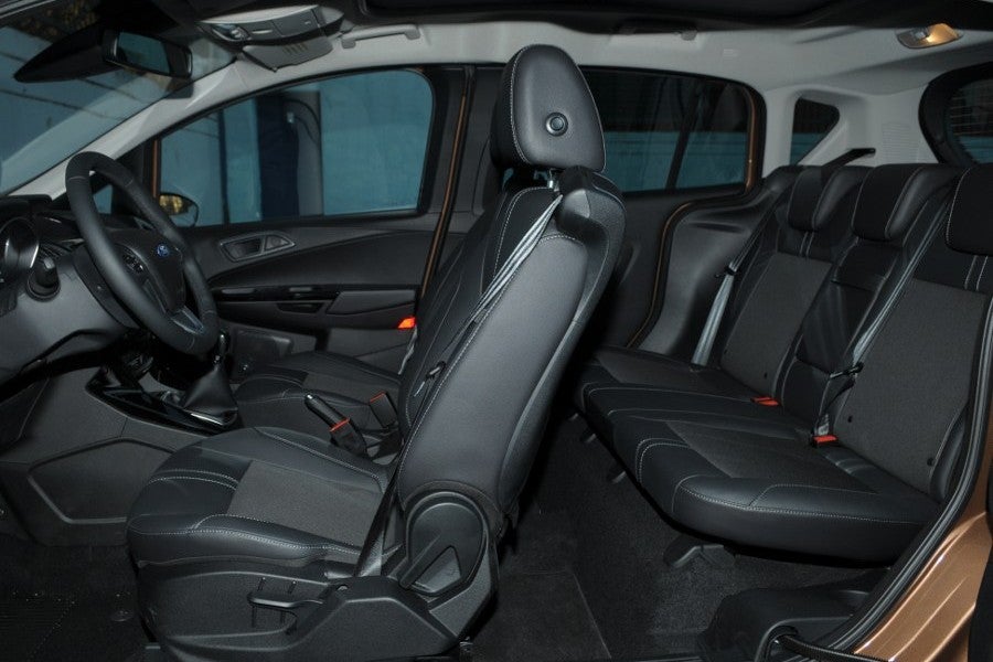 El habitáculo del Ford B-Max es cómodo para cuatro personas.