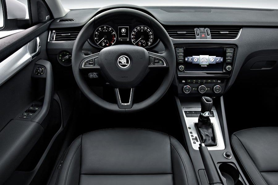 El interior del nuevo Octavia adopta el nuevo lenguaje de diseño de Skoda.