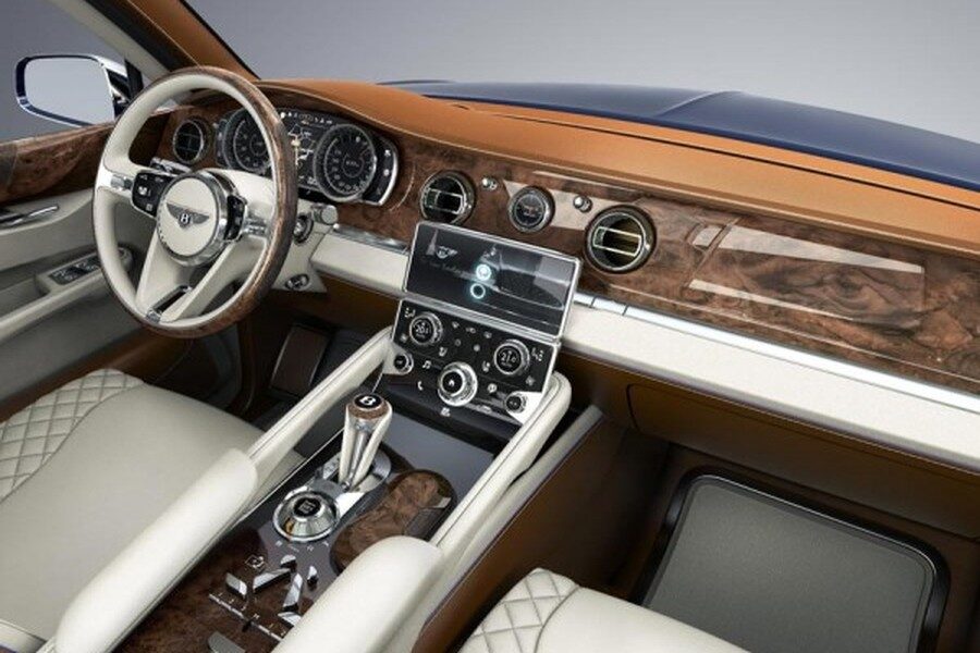 Interior del Bentley EXP 9 F.