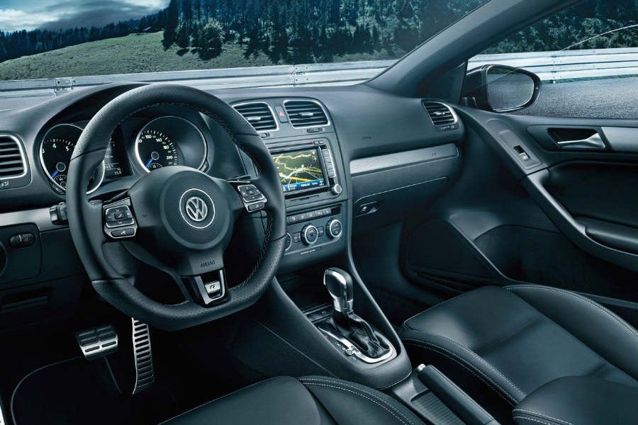 Interior del nuevo Volkswagen Golf R Cabrio.