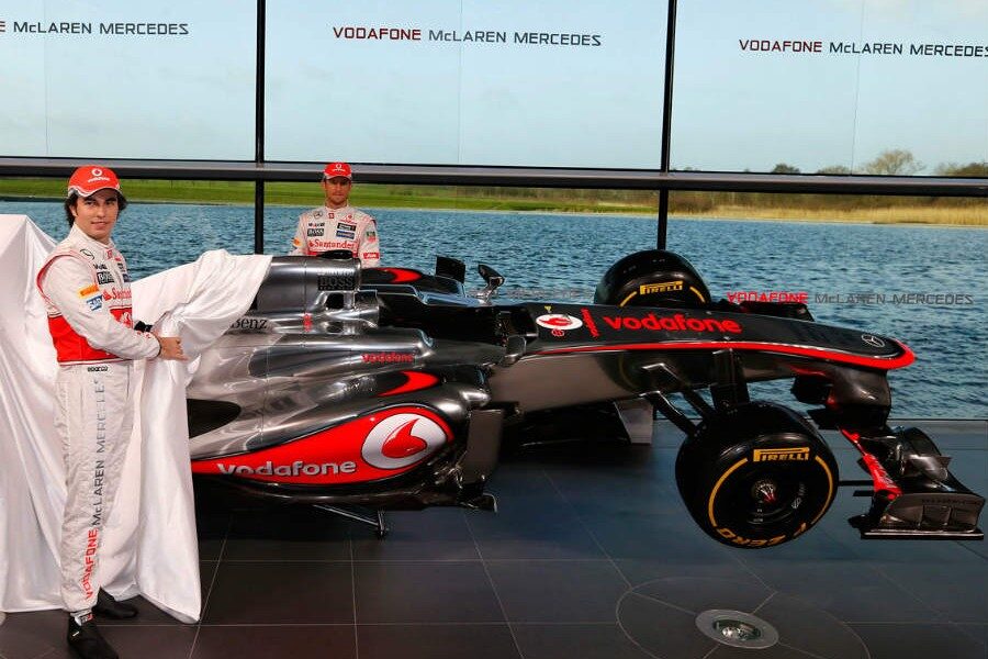 No han sido muy brillantes durante la pretemporada, pero no hay que descartar a los McLaren de Button y Pérez.
