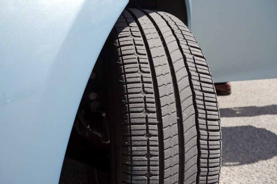 Los neumáticos especiales de Michelin recuerdan a los de invierno.