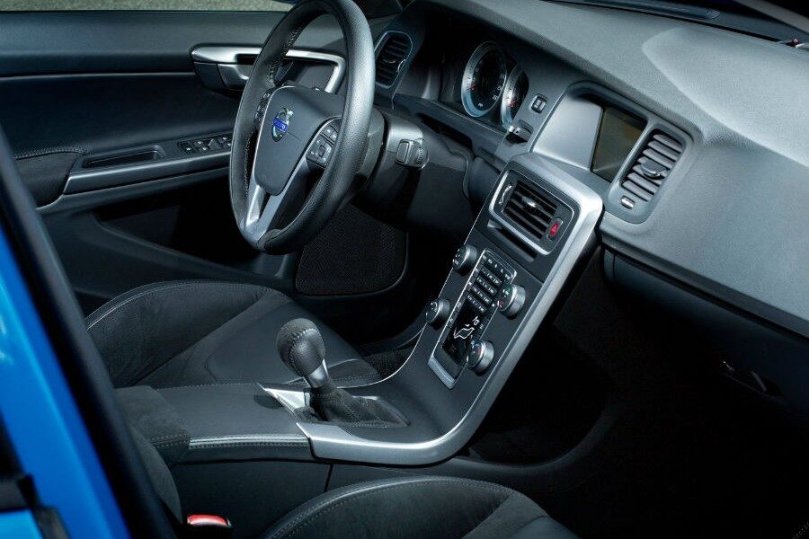 El interior del Volvo S60 Polestar se mantiene prácticamente invariable.
