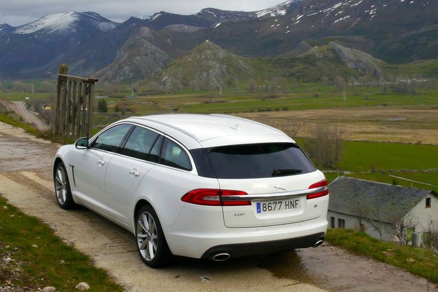 El XF S-Brake es un coche muy práctico.