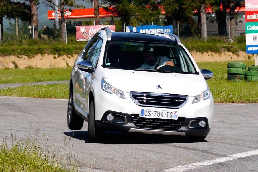 El comportamiento del Peugeot 2008 es el mejor de la comparativa.