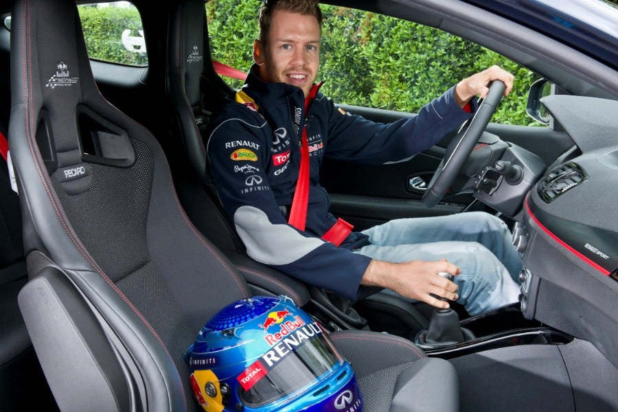 Los asientos Recaro con el logotipo del equipo Red Bull de Fórmula 1 son exclusivos de esta versión.