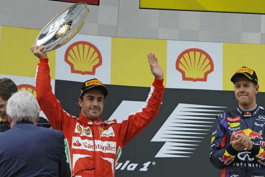 El mundial se complica carrera a carrera para Alonso, que ve como Vettel domina con mano de hierro el campeonato.