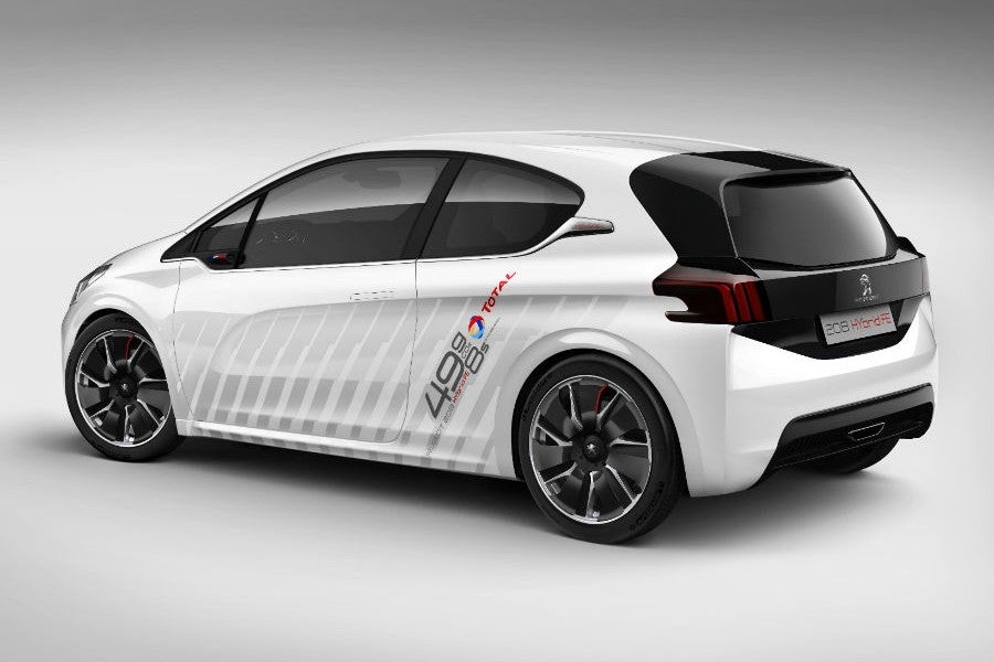 La parte trasera del Peugeot 208 Hybrid FE ha sido totalmente rediseñada.