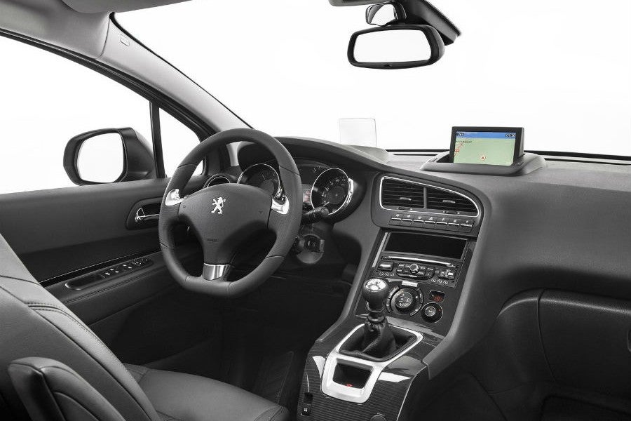 El Peugeot 5008 ofrece un nuevo sistema de Head-Up Display.
