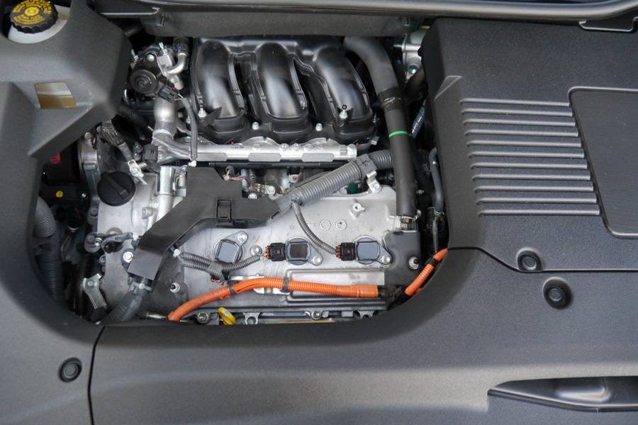 La mecánica V6 tiene un sonido muy bonito.