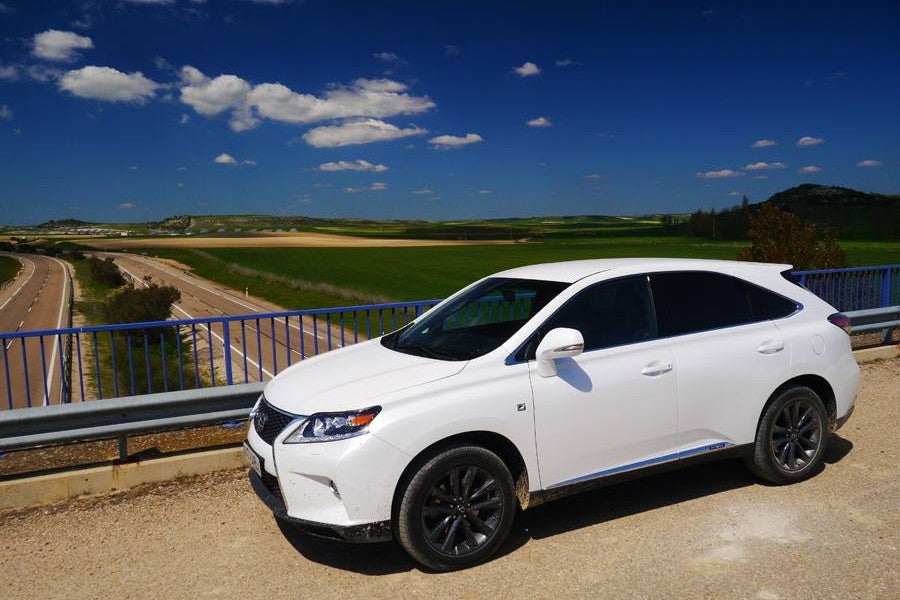 El Lexus es un coche cómodo para viajar.
