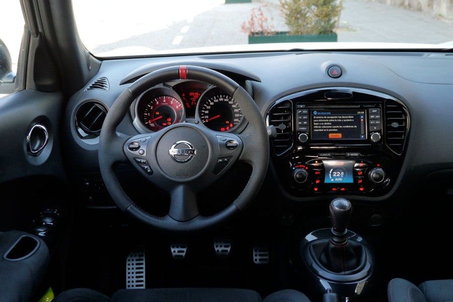La parte trasera recuerda a sus primos de Infiniti.