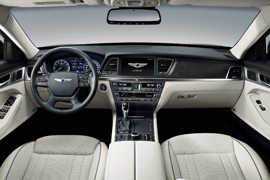 El interior del Hyundai Genesis ofrece lo mejor de la tecnología de la marca coreana.